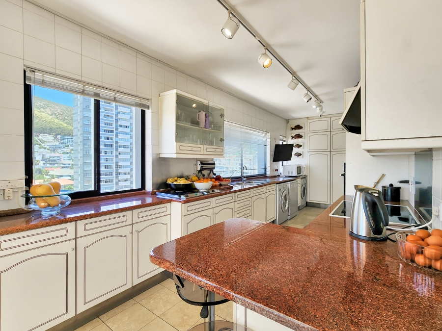 4 Bedroom Property for Sale in Sea Point Western Cape